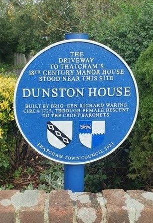 New blue plaque unveiled in Thatcham - Thatcham Town Council