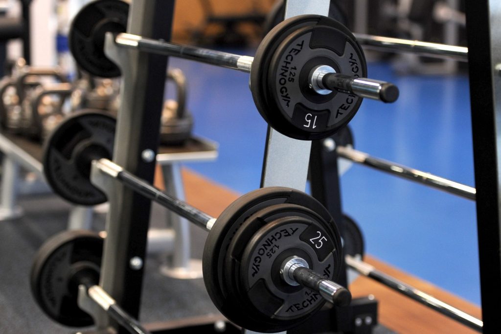 Lifting weights helps older people tackle insomnia research suggests