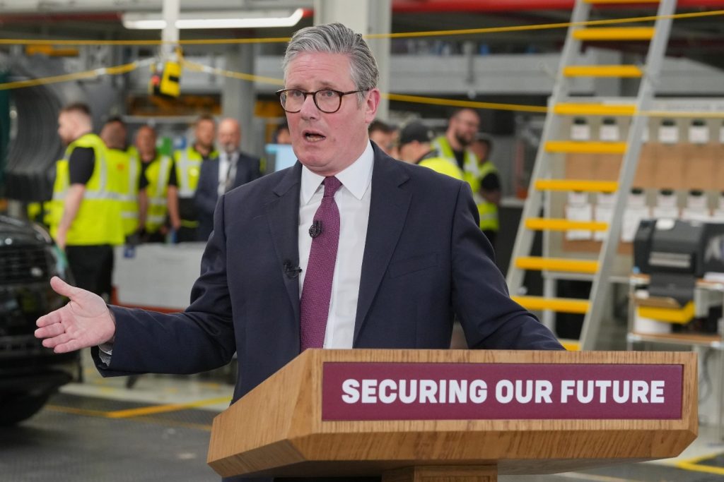 Starmer calls for calm as global markets tumble following Trumps tariffs