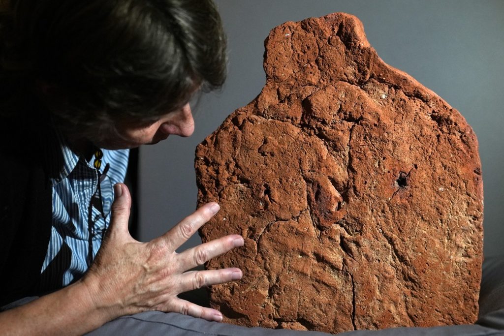 Rare And Exciting 4000 Year Old Handprint Found On Egyptian Clay Model