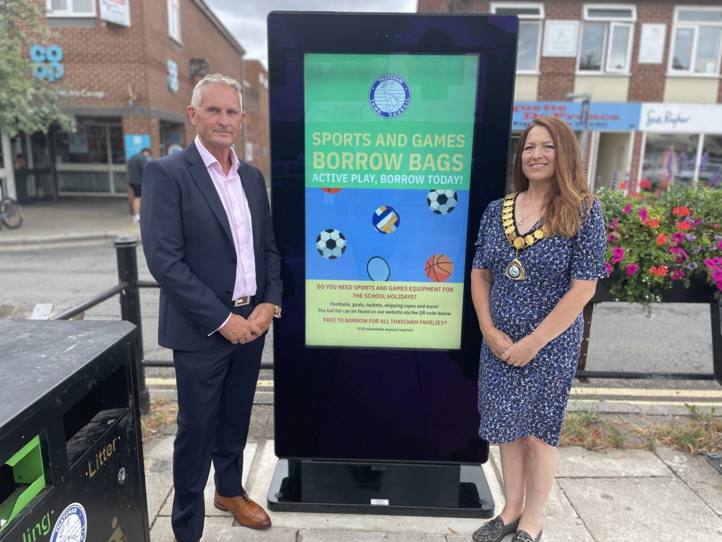 New Digital Screen Noticeboard Installed in Thatcham Broadway