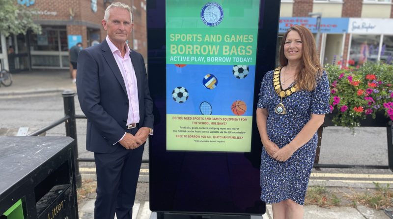 New Digital Screen Noticeboard Installed in Thatcham Broadway