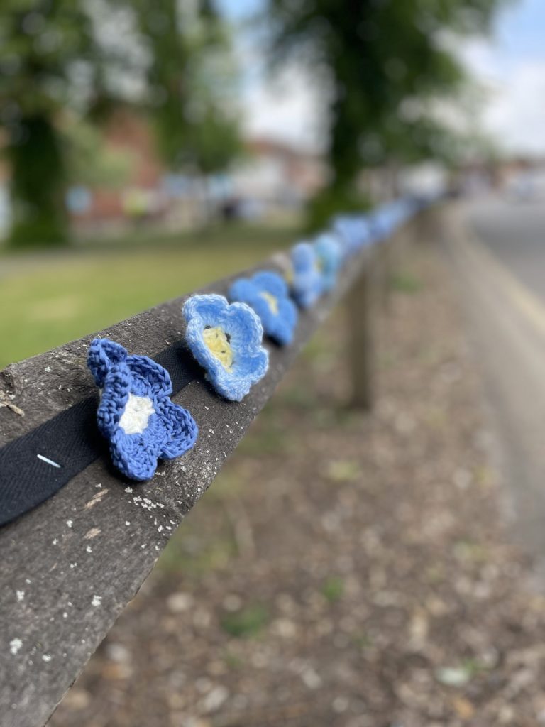 Thatcham Blooms Blue for Dementia Action Week