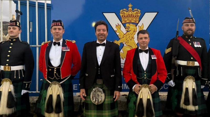 Jimmy Fallon Gets Highland Welcome From Soldiers As He Holidays In Scotland