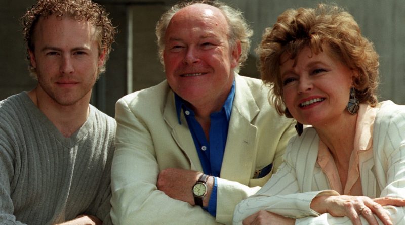 Prunella Scales Son Sad She Wont See Him Star In Shakespeares Twelfth Night