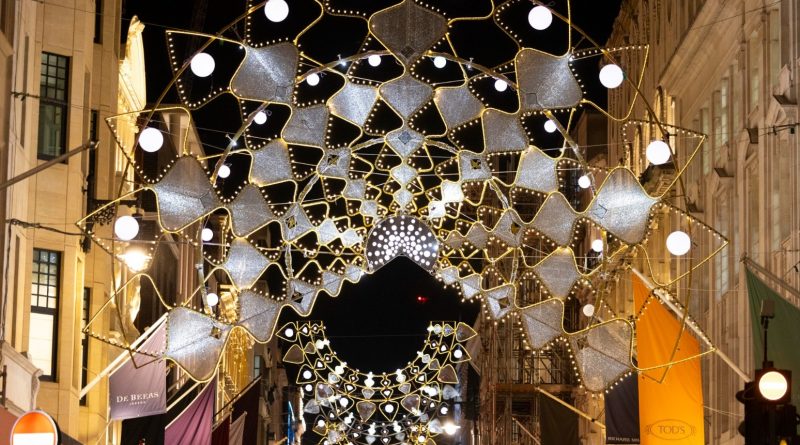 Bond Streets Spectacular Crown Jewels Have Switched On For Christmas