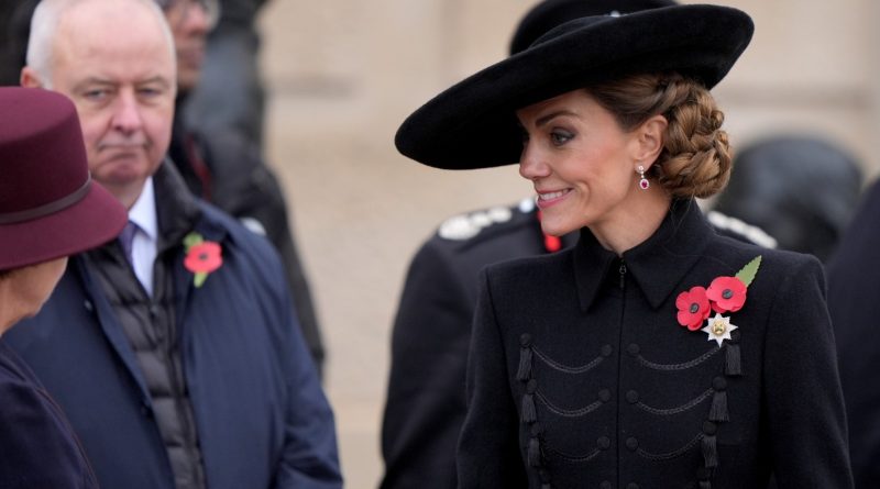 Kate Lays Armistice Day Wreath For First Time As Nation Pays Silent Tribute