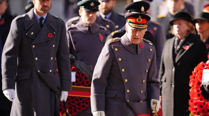 King Leads Nation On Remembrance Sunday