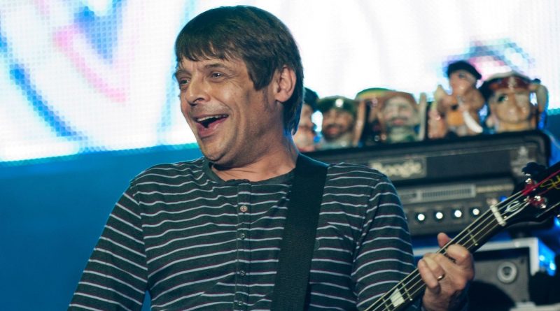 Stone Roses And Ex Primal Scream Bass Player Gary Mani Mounfield Dies Aged 63